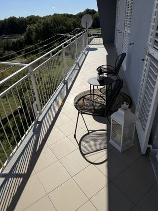 Pola, Busoler – appartamento arredato di alta qualità con 3 camere e giardino