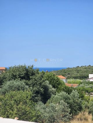 Appartamento nel Cuore di Stignano – Zona Tranquilla con Vista sugli Uliveti, Vicino alla Scuola e al Mare