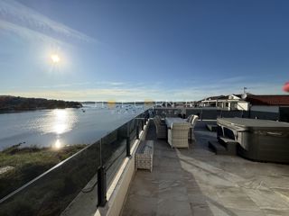 Medulin, penthouse, 1ª fila al mare, vista mare aperta