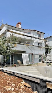 Banjole, nuovo appartamento con piscina, vista mare, 120 m2