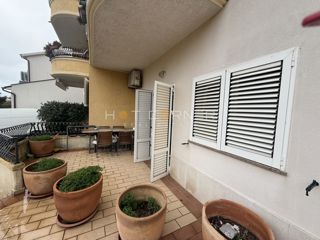 Pula, Veli Vrh, appartamento al piano terra, 1 camera da letto, ampia terrazza