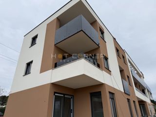 Opportunità, moderno appartamento con 2 camere da letto, 1° piano, vicino a Pula City Mall, disponibile dal 06/2026.