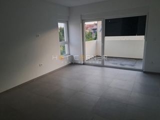 Medulin, nuovo appartamento, 56 m², 2 camere da letto, 600 m dal mare