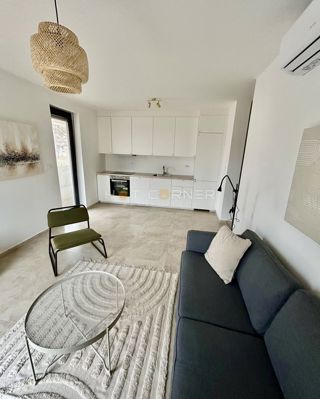Il tuo angolo di paradiso a Medulin – appartamento di nuova costruzione con piscina e giardino!