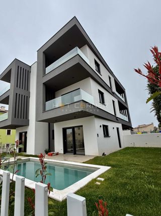 Premantura, appartamento di alto livello in posizione privilegiata