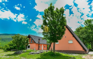 Casa, Vendita, Gračac, 210m2, Indipendente