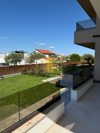 Appartamento, Vendita, Sveti Filip e Giacomo, Turanj, 100m2, 2,5 locali (2 camere + soggiorno)