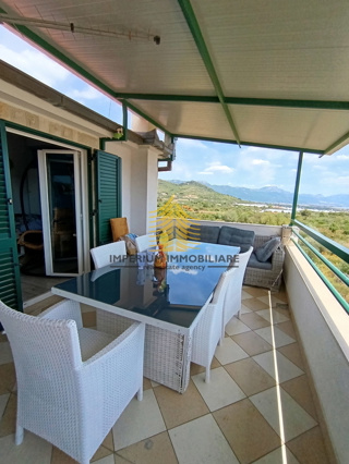 Appartamento, Vendita, Kaštel Štafilić, 112,86 m2, 3,5 locali (3 camere + soggiorno)