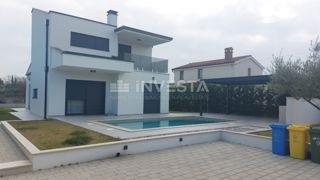 Villa moderna nei pressi di Parenzo con vista mare