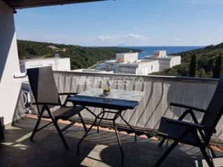 Duga Uvala, appartamento attrezzato con galleria, vicino alla spiaggia