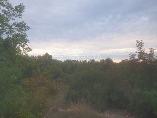 Terreno spazioso, prima fila al mare