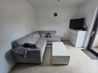 Stignano, appartamento bilocale al piano terra con giardino