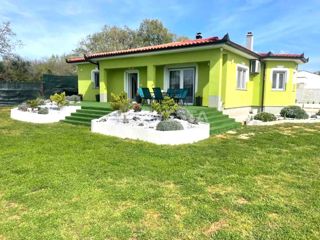 Casa familiare a pianterreno, 3 camere da letto, ampio giardino