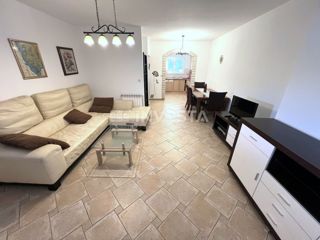 Pula, Štinjan – appartamento con due camere, 70 m²