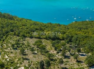 Terreno edificabile con vista spettacolare sul mare