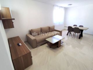 Appartamento con due camere da letto al primo piano con terrazza e parcheggio
