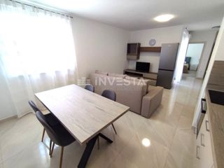 Appartamento al primo piano con terrazza, vicino al mare e a Fažana