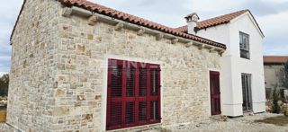 Casa istriana ristrutturata in un ambiente tranquillo