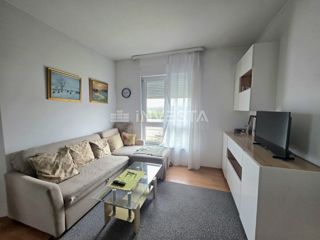 Appartamento con una camera da letto, terrazza e vista sul verde - 1,5 km dal mare