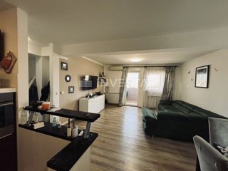 Pula, Vidikovac ampio appartamento familiare di 84m2