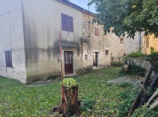 Sissano, autentica casa in pietra istriana da ristrutturare