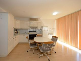 Ampio appartamento con due camere da letto in una zona ricercata di Pola