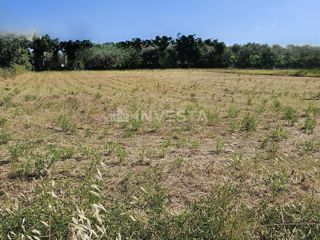 Dignano, terreno edificabile attraente 1056 m²