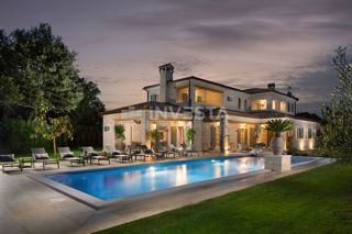 Villa rustica esclusiva con piscina e campi sportivi