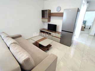 Appartamento al 2° piano, 2 camere da letto, terrazza, parcheggio, vicino al mare!
