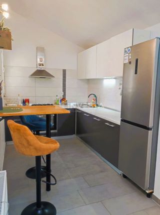 Appartamento – 3 camere da letto, 2 bagni, parcheggio, certificato di agibilità, ascensore