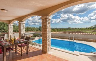 Casa Divšići, Marčana, 170m2