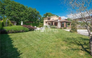Parenzo, dintorni, Casa con piscina in una bellissima posizione