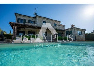 Villa in pietra con pisina , Istria vicino Parenzo
