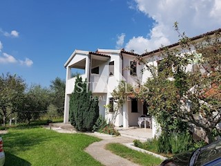 Casa indipendente con 5 appartamenti