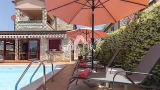 Casa in pietra vicino a Parenzo