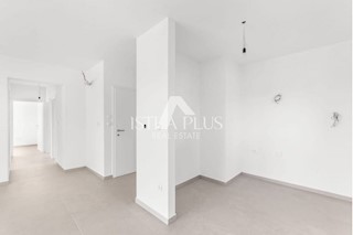 Appartamento in nuova costruzione, 1° piano con terrazza panoramica, a 1 km dal mare