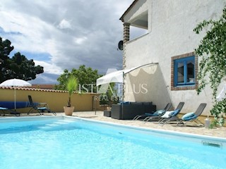 Casa familiare con piscina nelle vicinanze di Parenzo, 8 km dal mare!!