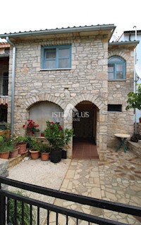 Casa in pietra d'Istria a schiera - 3 km da Parenzo