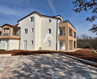 Zona Parenzo 8 km, appartamento in nuova costruzione - 1° piano , 2 camere da letto