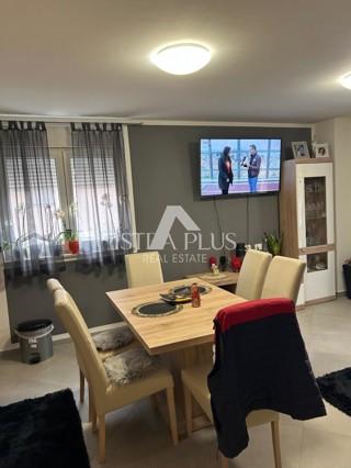 Occasione, appartamento a Parenzo, piano terra con cortile, a 850 m dal mare!!