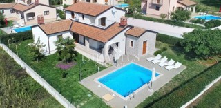Istria, zona di Parenzo - Bellissima casa indipendente con piscina e vista sul paesaggio istriano!