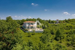 Villa di lusso con piscina in una splendida posizione