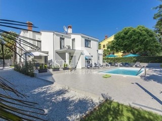 Parenzo - Villa con piscina - 400 metri dal mare