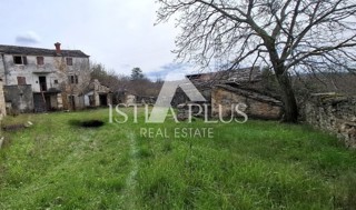 Istria, Portole! Bellissimo oggetto d'antiquariato in pietra in buone condizioni, posizione tranquilla, niente traffico o rumore!!