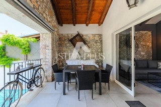 Istria, Parenzo Bellissima casa in pietra ristrutturata con bellissimi interni