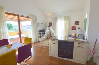 Tar-Vabriga, grazioso appartamento nella parte residenziale del paese, superficie 114m2