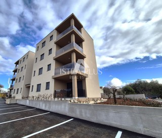 Istria, zona Parenzo a 1500 m dal mare - Appartamento in un nuovo edificio con ascensore (VISTA MARE), 1° piano con due camere da letto