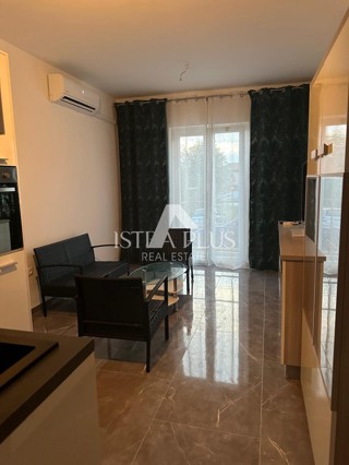 Bellissimo appartamento ristrutturato in una posizione tranquilla - a 2,5 km dal centro di Parenzo e dal mare