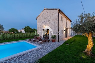 Casa indipendente in pietra nelle vicinanze di Parenzo