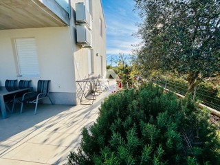 Istria, Cittanova - Appartamento vicino al centro 600m, piano terra con 2 camere da letto